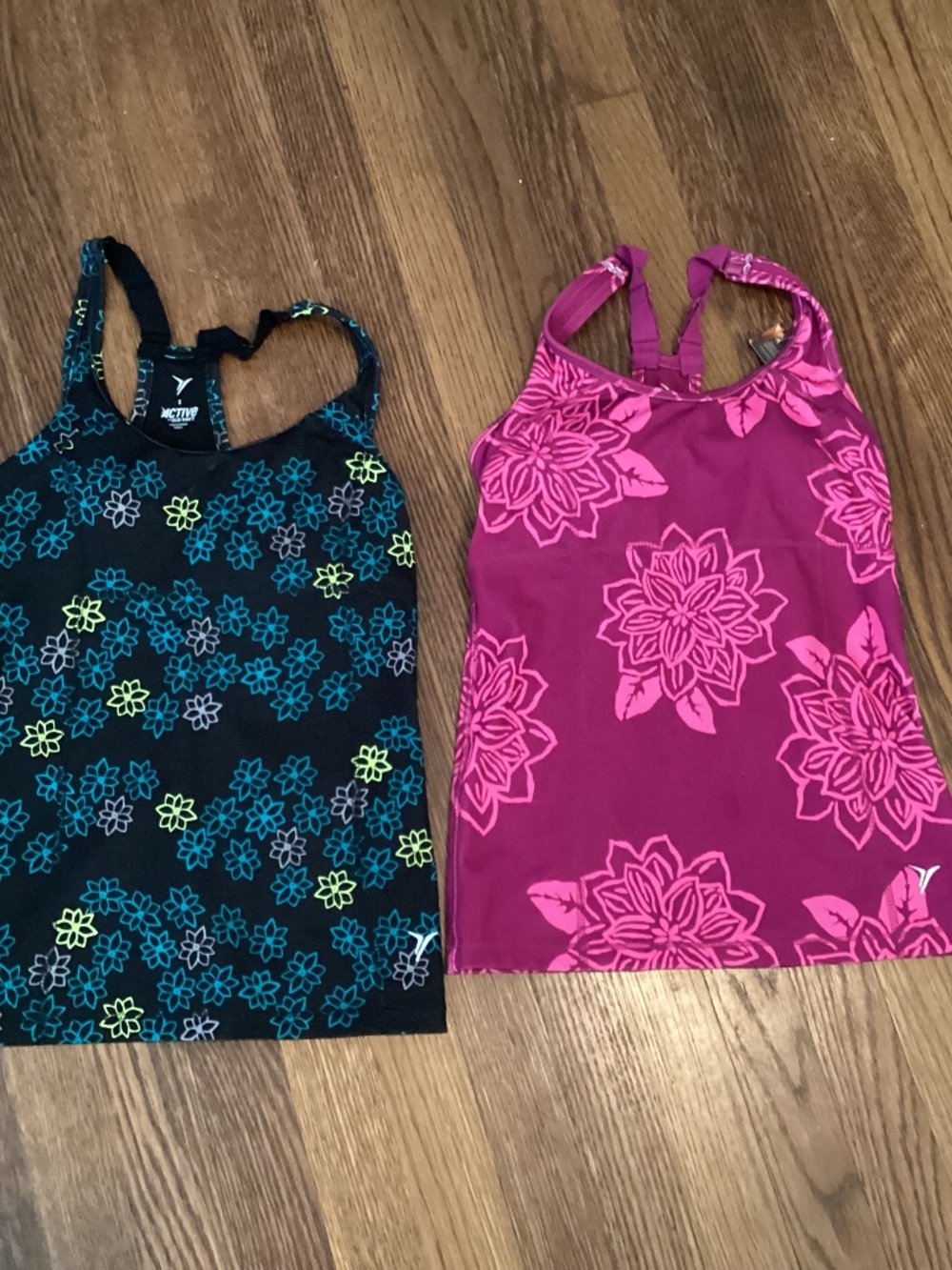 Active by Old Navy lot of 2 athletic tops ladies small